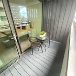 Roomspace Serviced Apartments -Oasis Way